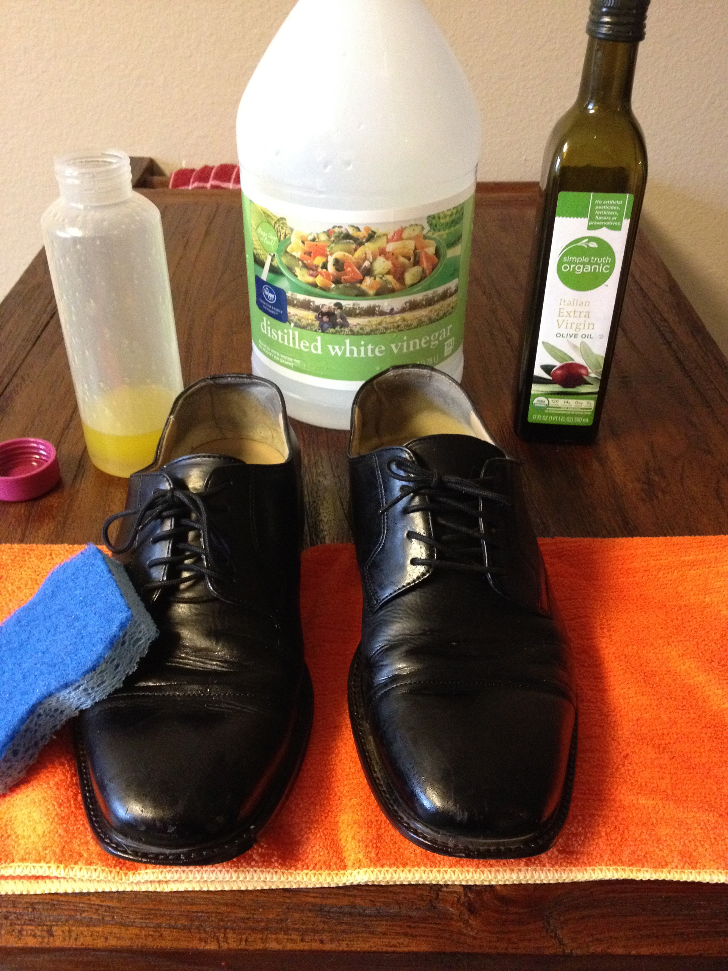how to clean leather shoes with vinegar